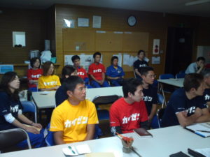 カイゼンＴシャツを着用して勉強会